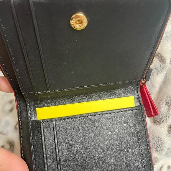 Marc Jacobs Red Key Card Holder Vibrant Leather Accessory - Picture 6 of 6